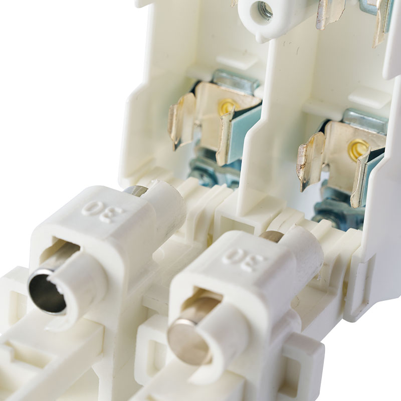 Boîte de connexion JUNW 4X 2P/4P 10*38 14*51